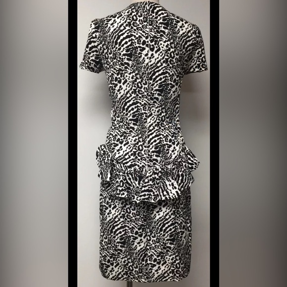 NWOT Carolina Herrera Dress - Picture 2 of 11